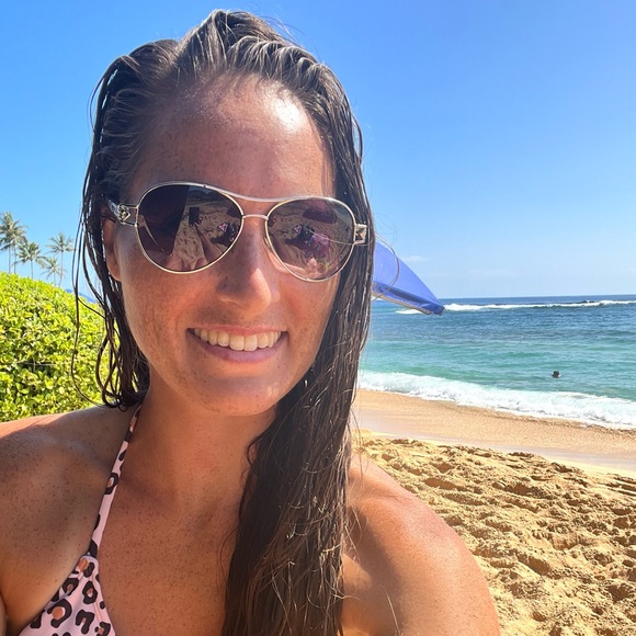 Meet your Posher, Megan - Picture 1 of 1